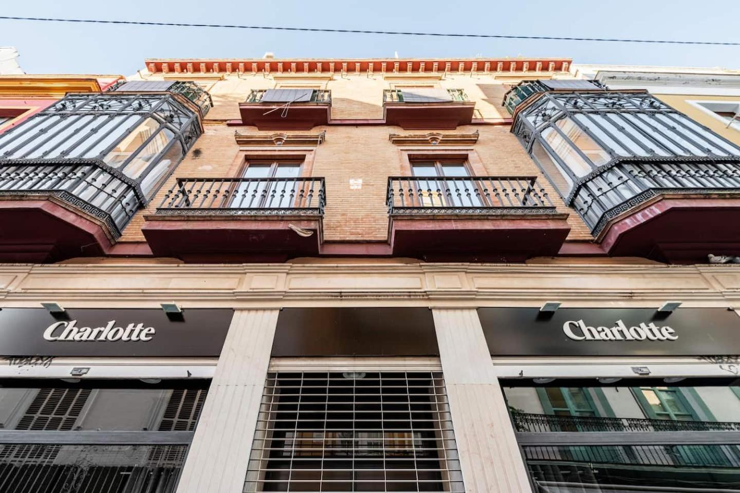 One&Lux Sierpes, Bright & Classy Central Apartment, Seville